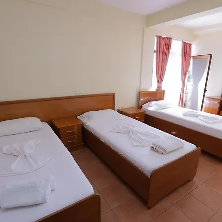 Hotel Familja Hotel *