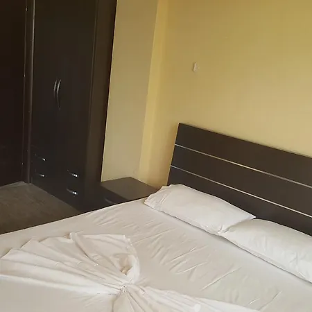 Hotel Familja Hotel