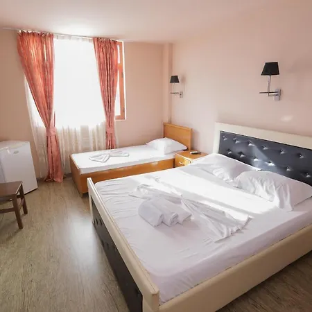 Hotel Dea بورغراديك